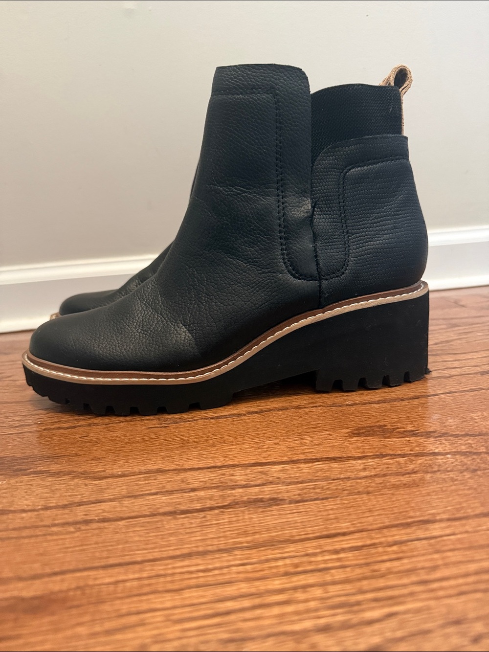 Dolce Vita Black Leather Chelsea Lug Boot Huey H2O - Picture 5 of 10